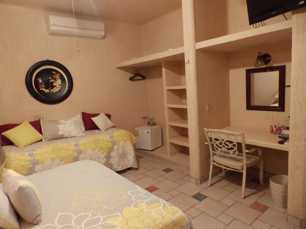 Casa Kootenay Waterfront Bed and breakfast