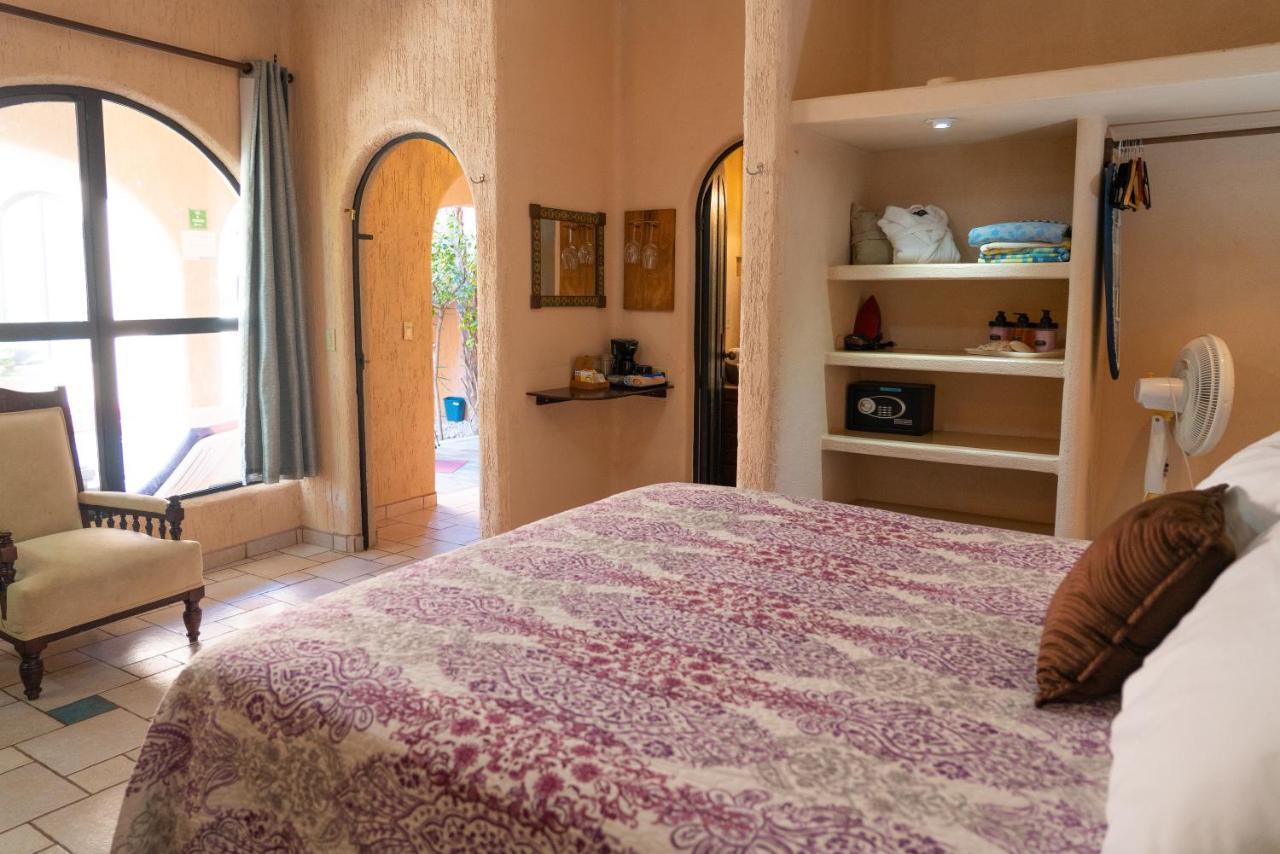 Casa Kootenay Waterfront Bed and breakfast